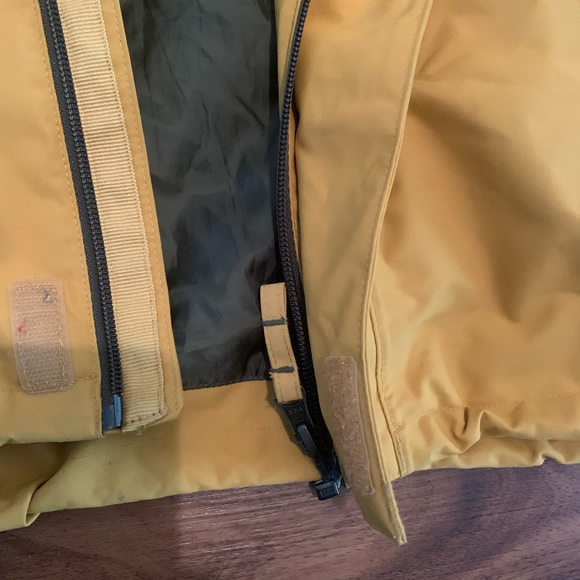 Decathlon Quechua 800, 4x1 Men's Winter Insulated Waterproof Backpacking Jacket - Picture 10 of 10